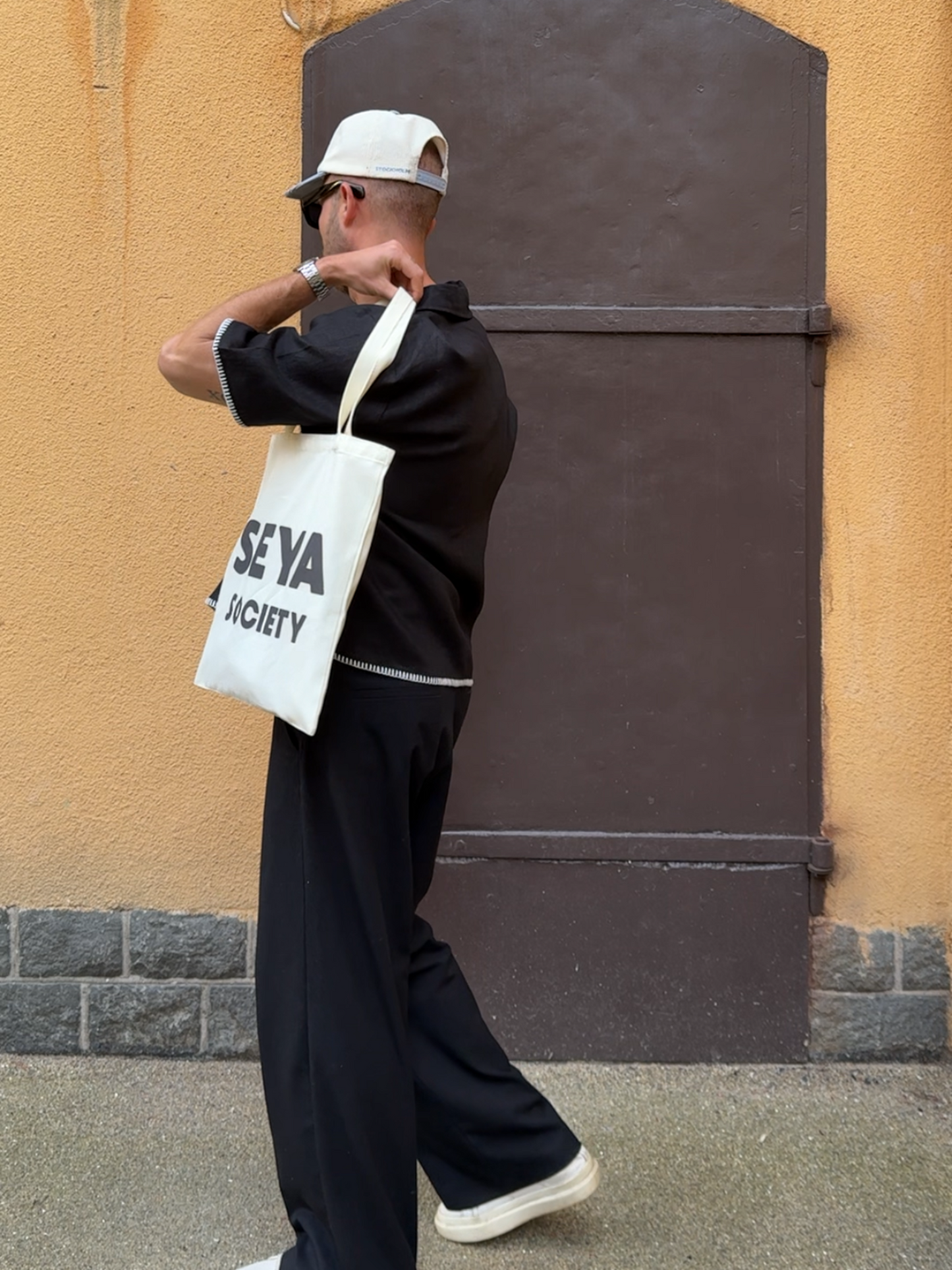 the tote bag